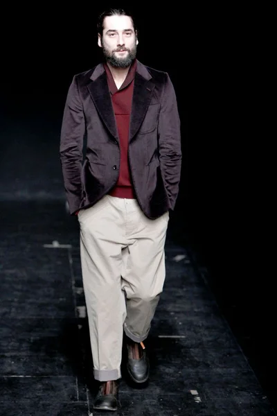 Look 11